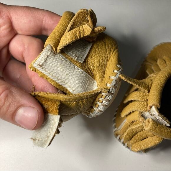 Minnetonka Pa-Poo-Shu Moccasin Natural Yellow Fringe Leather Baby Booties Shoes - Picture 6 of 9